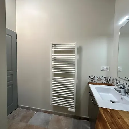 Apartamento 2ème étage 4 Personnes Dans Château Avec Piscine Collective *