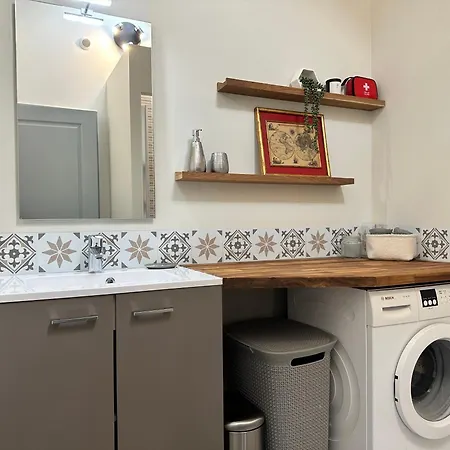 Apartamento 2ème étage 4 Personnes Dans Château Avec Piscine Collective Lussan (Gard)