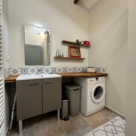 2ème étage 4 Personnes Dans Château Avec Piscine Collective Apartamento Lussan (Gard)