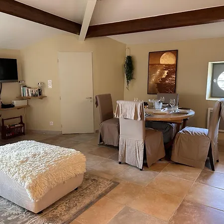 Apartamento 2ème étage 4 Personnes Dans Château Avec Piscine Collective Lussan (Gard)