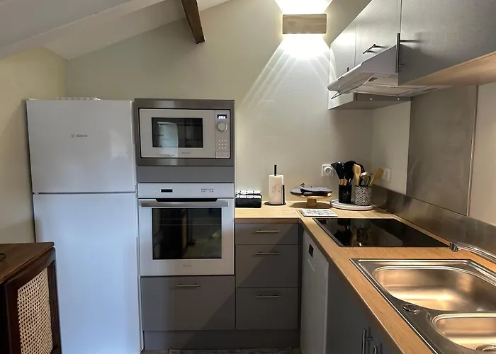 2eme Etage 4 Personnes Dans Chateau Avec Piscine Collective 公寓 Lussan (Gard)