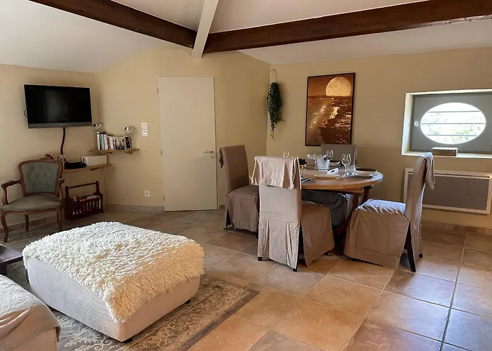 公寓 2eme Etage 4 Personnes Dans Chateau Avec Piscine Collective Lussan (Gard)